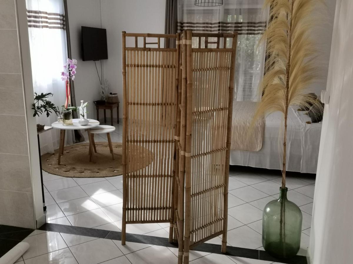 Les Sens Ciels Apartment Сен-Луи Екстериор снимка